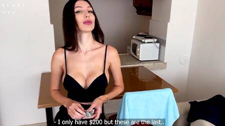 Элитная шлюшка сделала скидку девственнику и бесплатно разрешила кончить на лицо