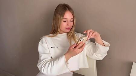 Спортсменка с классной жопой после протеина принимает большой член в пизду