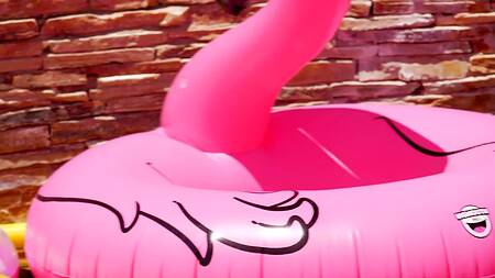 Хорошенько смазанную маслом волосатую пизду грудастой сестренки брат ебет с особым рвением