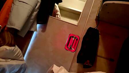 Большая и сочная задница попутчицы стала повод изменить невесте в поезде