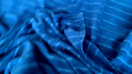 Сынок помогает мамке отомстить отцу, поглубже засаживая хуй ей в киске