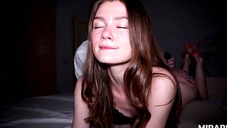 Русской милашке достался камшот на лицо после страстной порки и дрочки вибратором