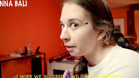 Развратная студентка берет в рот хуй в знак благодарности за помощь с математикой