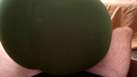 Большая и толстая жопа сестры стала поводом оттрыхать пышку раком