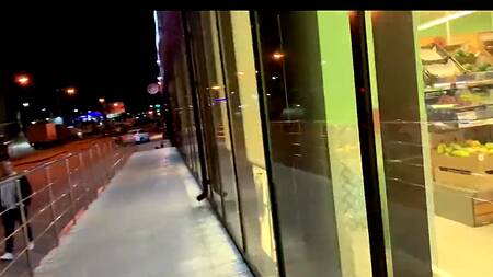 Большой красивый член перед которым не устояла юная русская шлюшка