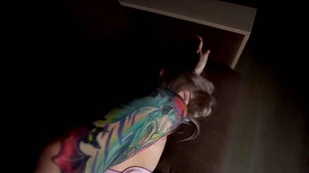 Угостил спермой шлюховатую милашку перед сном, предварительно оттрахав в узкую пизду