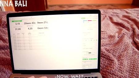 Молоденькая шлюшка ебется с приятелем в обмен на сохранение ее секрета об измене