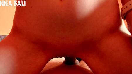 Молоденькая шлюшка ебется с приятелем в обмен на сохранение ее секрета об измене