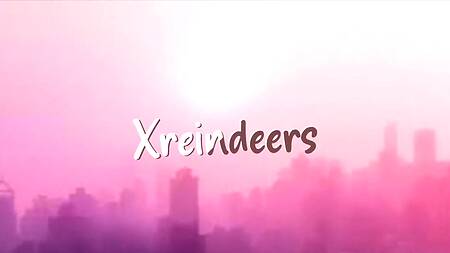 Грудастая азиатка в сексуальном прикиде перевозбуждена и хочет хуй в жопу