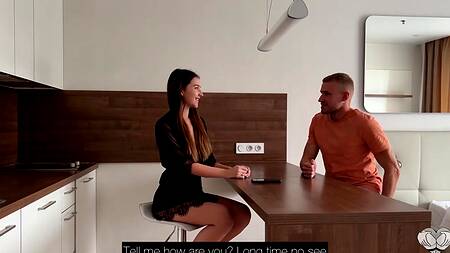 Молодая жена устроила мужу секс по телефону пока ее реально трахал друг