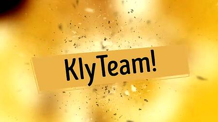 Русская секс вайф берет в рот толстый член мужа пока раком ее по полной жарит друг