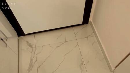 Молодая сексуальная училка с классными буферами и развратная шлюшка в одном лице