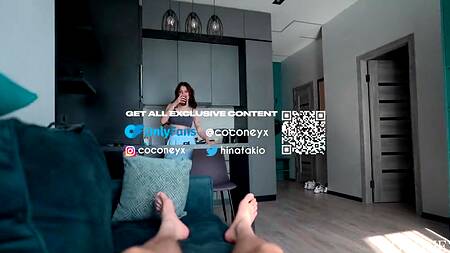 Сексуально и глубоко сосет стройная малышка в татуировках и с маленькими сиськами