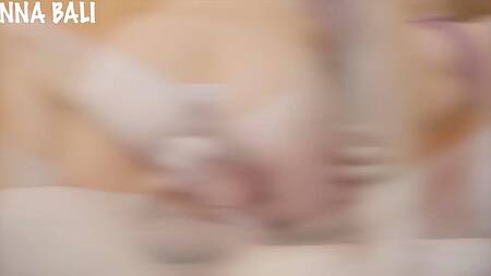 Студентка с розовой киской случайно поебалась с отчимом на вебкамеру