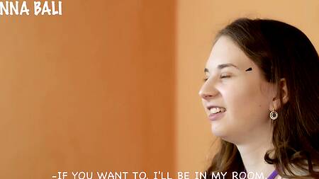 Студентка с розовой киской случайно поебалась с отчимом на вебкамеру