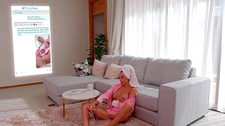 Красотка Luxury Girl берет глубоко в ротик хуй и со стонами ебется раком