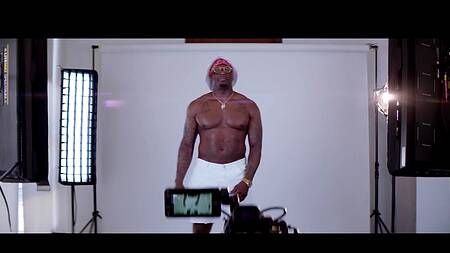 Бузумная шлюшка устроила ганг бенг с аналом вместо кастинга с толпой негров