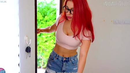 Сестра с большими сиськами приехала погостить и поебаться с родным братом