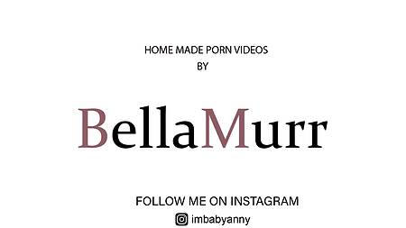 Грудастая куколка отдрочила ногами член бойфренда и отдалась раком под елкой