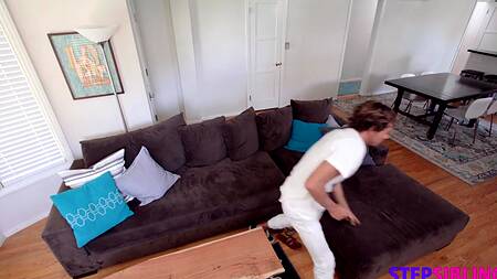 Красотки скауты широко раздвигают длинные ножки перед крепким хуем