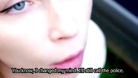 Русская девушка отсасывает на улице чтобы не вызывать полицию из-за ДТП