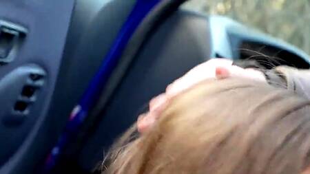 Русская девушка отсасывает на улице чтобы не вызывать полицию из-за ДТП