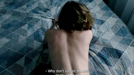 Зашел за солью, а шлюховатая соседка предложила выебать ее после минета