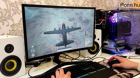 Пьяная русская мачеха с большими сиськами требует немедленно засадить в нее член