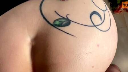 Пьяная русская мачеха с большими сиськами требует немедленно засадить в нее член