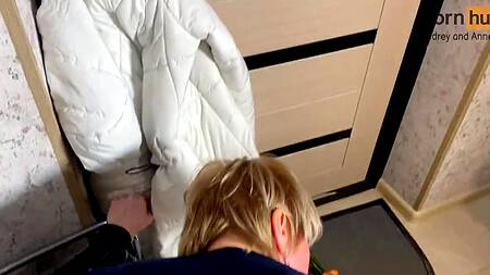 Пьяная русская мачеха с большими сиськами требует немедленно засадить в нее член