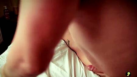 Требует исполнения супружеского долго от зрелой женушки с классными сиськами