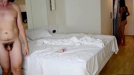 Крошка застряла под кроватью и получила крепкий хер в тугую попку раком