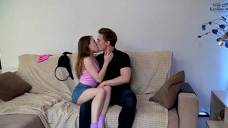 Зрелая училка втянута в жаркий секс русских студентов и выебана большим хуем