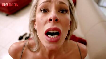 Пробудил ненасытную шлюшку в грудастой мамаше своим крепким хуем