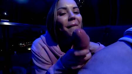 Поебались и разбежались - прогулка с горячей русской девушкой