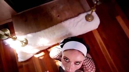 Анальные развлечения богохульной монашки