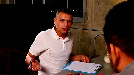 Заночевал у друга и ночью прокатил его мамку на хуе