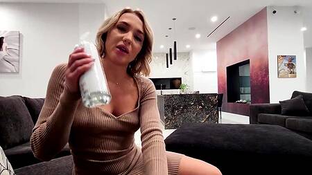 Мачеха хочет, чтобы член пасынка проник в её попку