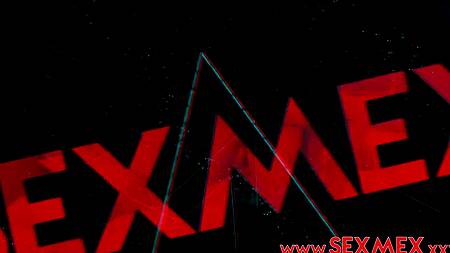 Пацан застает девушку за лизанием пизды мачехи и присоединяется