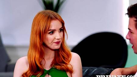 Рыжая девушка хочет секса на втором свидании