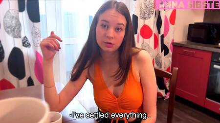 Присмотрел за квартирой подруги и получил в награду секс