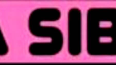 Подруга девушки зашла в гости и соблазнила на секс