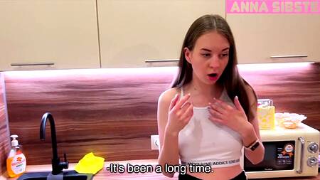 У брата есть мастурбатор, но ебаться с сестрой намного приятнее