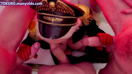 Анимешная офицерша отдается в обе дырки и кончает