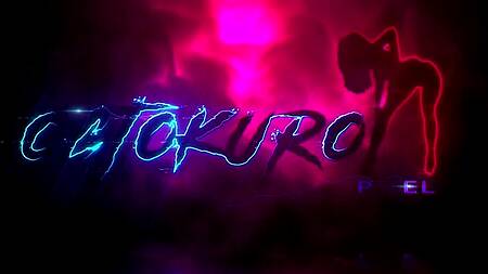 Телка в обрезе андроида (Samus Aran) ублажает мужика