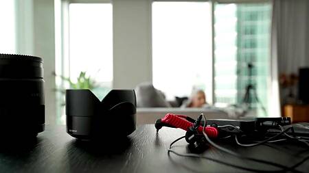 Красивая Eva Elfie предпочитает вакуумную стимуляцию