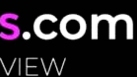 Три красивые лесбиянки используют секс качели во время секса