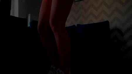 Трахнул красотку в кружевном белье и спустил сперму на живот