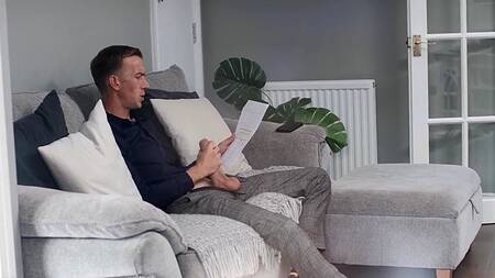 Зрелая Zoe Grey дрочит в машине и наслаждается большим членом