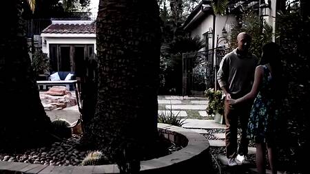 Негр проводит время с красивой сестрой жены и ебет её